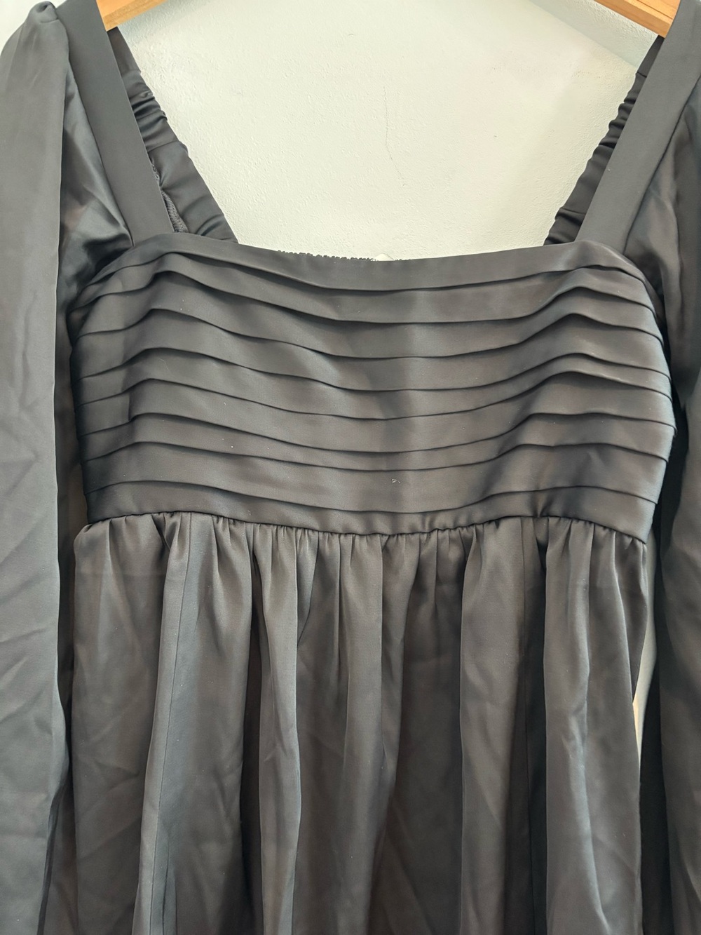 Abercrombie & Fitch Emerson Black Satin Square-Neck Long Sleeve Mini Dress Small - Picture 7 of 9